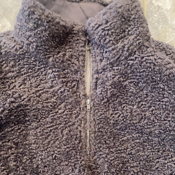 Black/gray color block quarter zip. - Picture 3 of 4